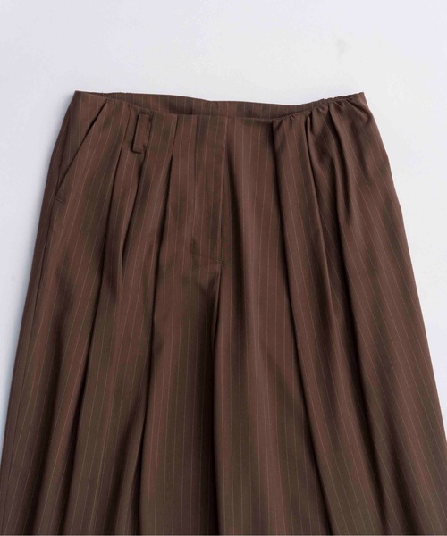MAISON SPECIAL（メゾンスペシャル）の「With Real Leather Belt Asymmetry Tack Pants/リアルレザーベルトセットアシンメトリータックパンツ■セットアップ対応■（スラックス・レディース・グレー/ブラウン/ブラック・36/38）」の20枚目の写真