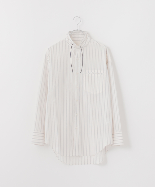 B.C STOCK（ベーセーストック）の「【Deux Allures/ドゥ アリュール】スタンドドロストシャツ（シャツ/ブラウス・メンズ・ホワイト/ブラウン・FREE）」の2枚目の写真