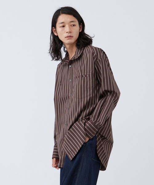 B.C STOCK（ベーセーストック）の「【Deux Allures/ドゥ アリュール】スタンドドロストシャツ（シャツ/ブラウス・メンズ・ホワイト/ブラウン・FREE）」の9枚目の写真