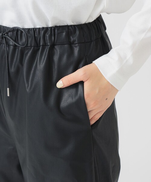 B:MING by BEAMS(ビーミングバイビームス)の「レザーライク パンツ(その他パンツ・レディース・ブラウン/ブラック・MEDIUM/SMALL)」の14枚目の写真