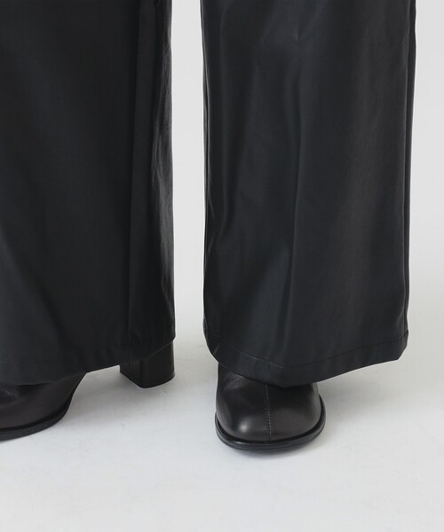 B:MING by BEAMS(ビーミングバイビームス)の「レザーライク パンツ(その他パンツ・レディース・ブラウン/ブラック・MEDIUM/SMALL)」の15枚目の写真