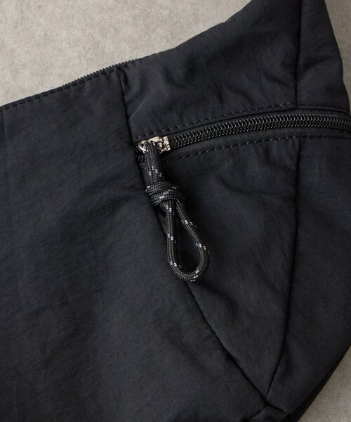 BIRTHDAY BAR（バースデイバー）の「綿ナイロンショルダージップボディバッグ（ショルダーバッグ・レディース・キャメル/アイボリー/グレー/ブラック・0）」の18枚目の写真