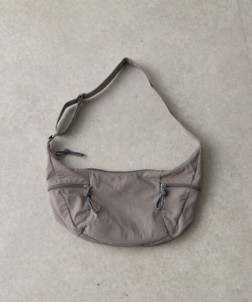 BIRTHDAY BAR（バースデイバー）の「綿ナイロンショルダージップボディバッグ（ショルダーバッグ・レディース・キャメル/アイボリー/グレー/ブラック・0）」の22枚目の写真