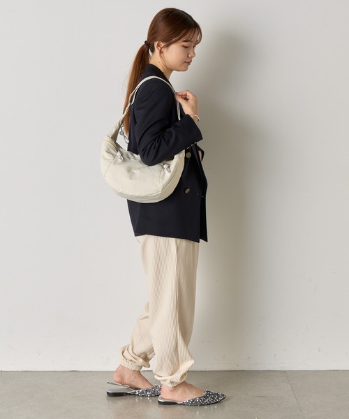 BIRTHDAY BAR（バースデイバー）の「綿ナイロンショルダージップボディバッグ（ショルダーバッグ・レディース・キャメル/アイボリー/グレー/ブラック・0）」の7枚目の写真