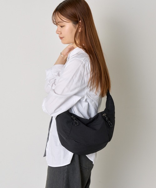 BIRTHDAY BAR（バースデイバー）の「綿ナイロンショルダージップボディバッグ（ショルダーバッグ・レディース・キャメル/アイボリー/グレー/ブラック・0）」の13枚目の写真