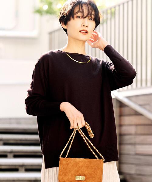 UNTITLED（アンタイトル）の「【8色展開/体型カバー】魅せる"タイムレスニット"（ニット/セーター・レディース・ブラック/グレー/オフホワイト/ナチュラル/ブルー系その他/パープル/レッド系1/ブラウン系その他・00/44/04/02/48）」の4枚目の写真