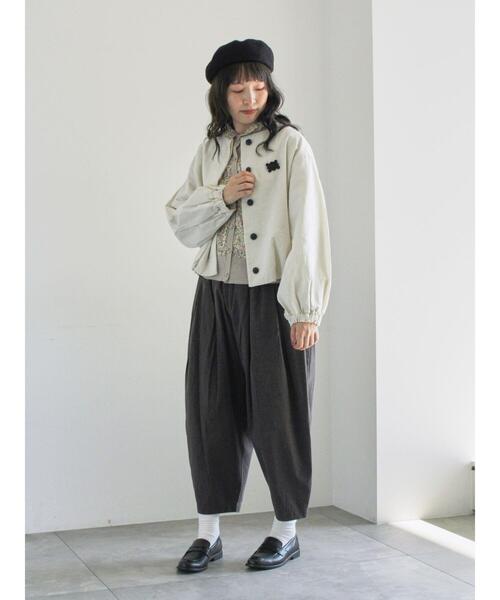 TSUHARU by Samansa Mos2（ツハルバイサマンサモスモス）の「アンティーク風ブローチ付きジャケット（ノーカラージャケット・レディース・ブラック/キナリ・F）」の13枚目の写真