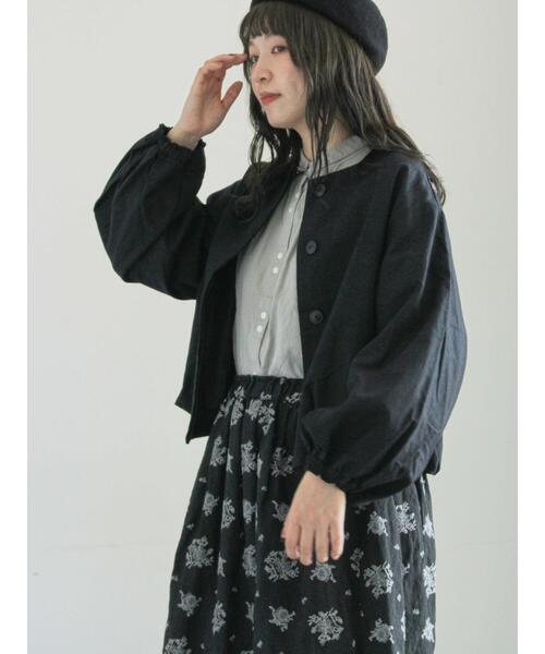 TSUHARU by Samansa Mos2（ツハルバイサマンサモスモス）の「アンティーク風ブローチ付きジャケット（ノーカラージャケット・レディース・ブラック/キナリ・F）」の21枚目の写真