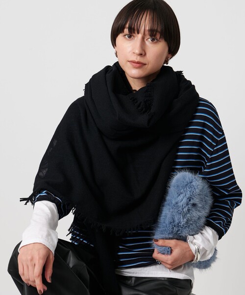 UNITED ARROWS(ユナイテッドアローズ)の「<ASAUCE MELER>AIRY SOLID ストール(ストール/ショール・レディース・ベージュ/ブラック/ライトグレー・FREE)」の4枚目の写真