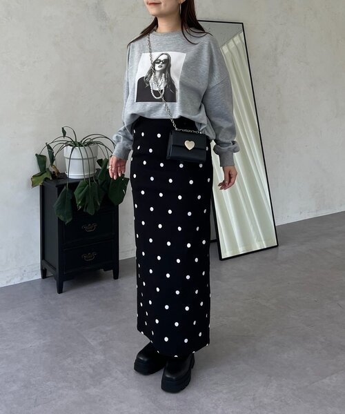 prose verse（プロズヴェール）の「パールネックレスフォトスウェット（スウェット・レディース・グレー/オフホワイト/ブラック・FREE）」の7枚目の写真