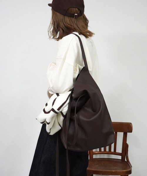 gossara(ゴサラ)の「合皮ショルダーバッグ(ショルダーバッグ・レディース・ブラウン/ブラック・FREE)」の2枚目の写真