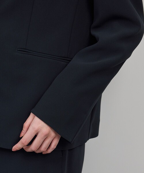 ROPE'(ロペ)の「トリアセダブルクロス クルーネックジャケット/イージーケア・セットアップ対応・25AW(ノーカラージャケット・レディース・ネイビー・36/40/38)」の12枚目の写真