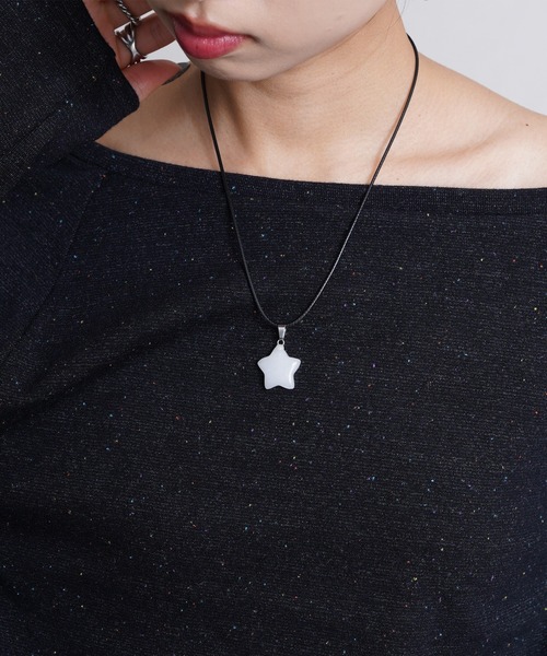 Chillfar（チルファー）の「天然石、鉱石、星形ペンダント（ネックレス・レディース・ブラウン系/レッド系/ホワイト系/ホワイト系1/ホワイト系2/ブルー系2/ネイビー系/ブルー系/ブルー系1・FREE）」の4枚目の写真