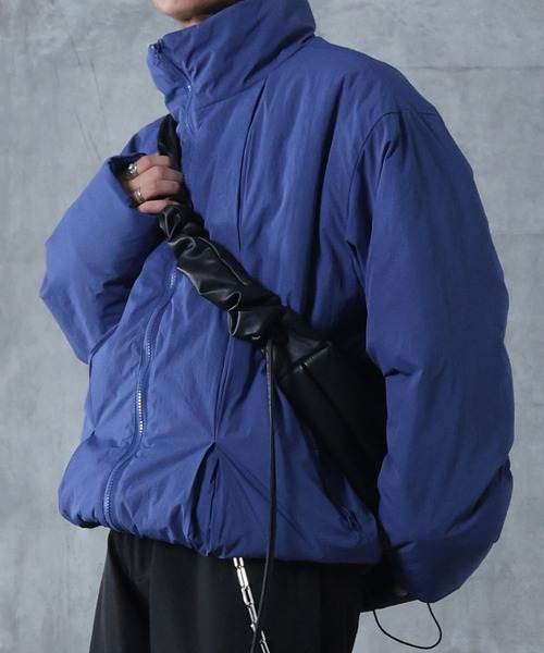 Confirm（コンファーム）の「AW インボックスタック ドロップショルダーパファージャケット 中綿ブルゾン ドローコード メンズ レディース ユニセックス 【Confirm】（ダウンジャケット/コート・メンズ・ブルー/グレー/ブラック・L/M）」の3枚目の写真