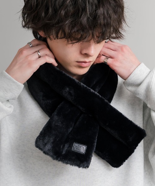 THE NORTH FACE(ザノースフェイス)の「日本未展開モデル WHITE LABEL THE NORTH FACE COMPACT T-BALL MUFFLER ティーボールパディングマフラー/ファーマフラー(マフラー・メンズ・ブラック/クリーム/ダークブラウン/ブラック系・FREE)」の2枚目の写真