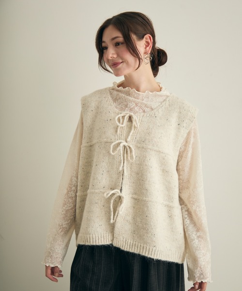 Lunea（ルネア）の「リボンニットベスト（ベスト・レディース・ベージュ/アイボリー/グレー・FREE）」の16枚目の写真