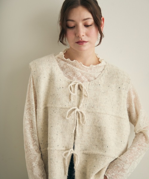Lunea（ルネア）の「リボンニットベスト（ベスト・レディース・ベージュ/アイボリー/グレー・FREE）」の14枚目の写真