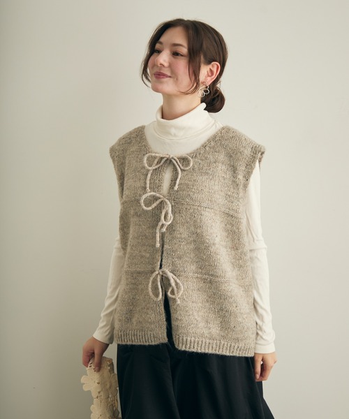 Lunea（ルネア）の「リボンニットベスト（ベスト・レディース・ベージュ/アイボリー/グレー・FREE）」の7枚目の写真