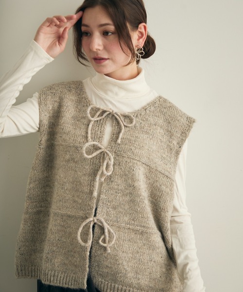 Lunea（ルネア）の「リボンニットベスト（ベスト・レディース・ベージュ/アイボリー/グレー・FREE）」の11枚目の写真