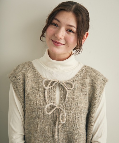 Lunea（ルネア）の「リボンニットベスト（ベスト・レディース・ベージュ/アイボリー/グレー・FREE）」の9枚目の写真