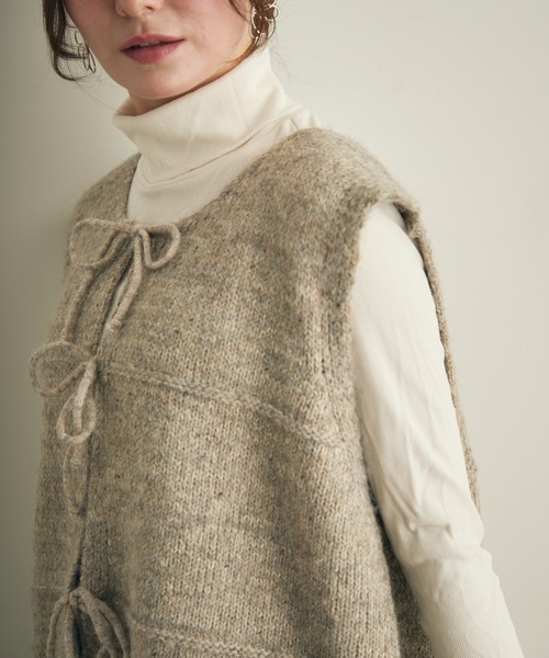 Lunea（ルネア）の「リボンニットベスト（ベスト・レディース・ベージュ/アイボリー/グレー・FREE）」の8枚目の写真