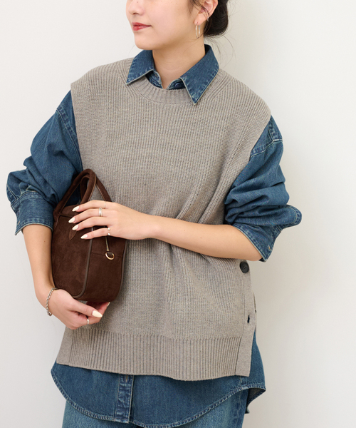 JOURNAL STANDARD relume（ジャーナルスタンダード　レリューム）の「サイドボタンニットベスト（ベスト・レディース・グレー/ネイビー/ベージュ・FREE）」の11枚目の写真