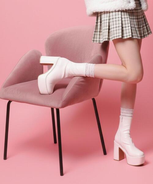 cs T&P(シーエスティーアンドピー)の「厚底シンプルブーツ(ブーツ・レディース・ブラック系/ホワイト/ブラック/ブラック系8・S/M/L/LL)」の5枚目の写真