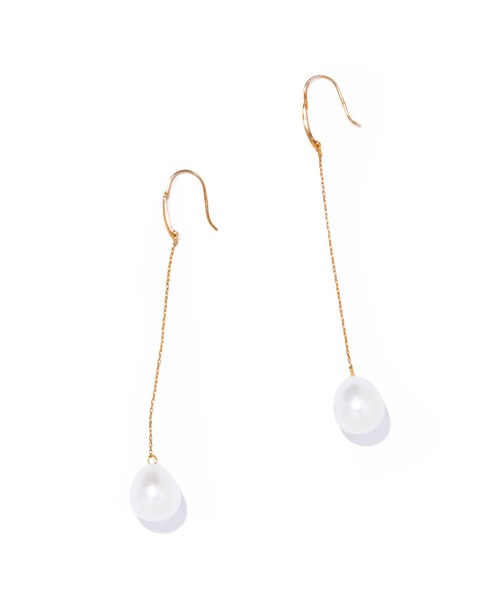 les bonbon(ルボンボン)の「【les bonbon】organic pearl long pierce/オーガニック パール ロング ピアス(ピアス(両耳用)・レディース・イエローゴールド・FREE)」の1枚目の写真