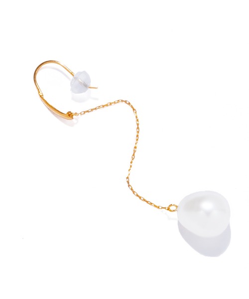 les bonbon(ルボンボン)の「【les bonbon】organic pearl long pierce/オーガニック パール ロング ピアス(ピアス(両耳用)・レディース・イエローゴールド・FREE)」の3枚目の写真