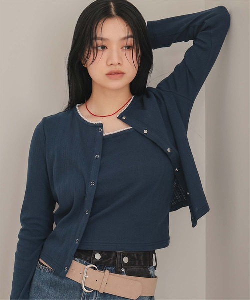 miette(ミエット)の「レースアイレットアンサンブル(カーディガン/ボレロ・レディース・ネイビー/ライトグリーン/オフホワイト/レッド/グレー・S/L/M)」の4枚目の写真