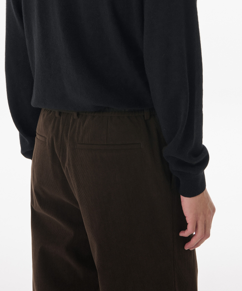 MUSINSA STANDARD（ムシンサスタンダード）の「14W コーデュロイワンタックワイドバンディングパンツ [ブラウン]（スラックス・メンズ・その他・30/26/28/40/38/42/36/34/32）」の7枚目の写真