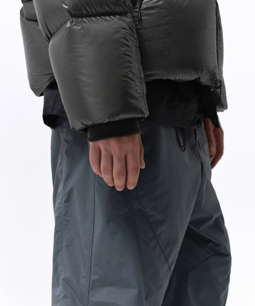 MUSINSA STANDARD（ムシンサスタンダード）の「[シティレジャー] シアーリップストップダブルポケットダウンショートパディングジャケット [グレー]（ダウンジャケット/コート・メンズ・その他・MEDIUM/LARGE/X-LARGE/XX-LARGE）」の7枚目の写真