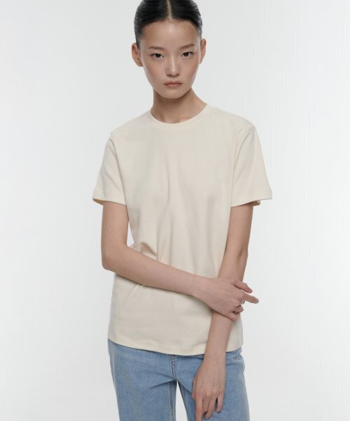 MUSINSA STANDARD WOMAN（ムシンサスタンダードウーマン）の「ウィメンズベーシッククルーネックTシャツ[エクリュ]（Tシャツ/カットソー・レディース・その他・SMALL/MEDIUM/X-LARGE/LARGE/X-SMALL）」の6枚目の写真