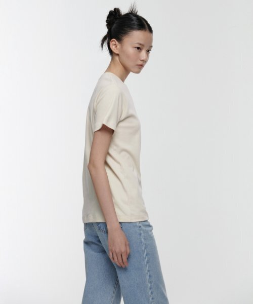 MUSINSA STANDARD WOMAN（ムシンサスタンダードウーマン）の「ウィメンズベーシッククルーネックTシャツ[エクリュ]（Tシャツ/カットソー・レディース・その他・SMALL/MEDIUM/X-LARGE/LARGE/X-SMALL）」の7枚目の写真