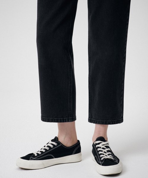 MUSINSA STANDARD WOMAN（ムシンサスタンダードウーマン）の「ウィメンズストレートクロップデニムパンツ[ウォッシュドブラック]（デニムパンツ・レディース・その他・24/25/26/27/30/29）」の6枚目の写真