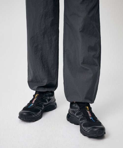 MUSINSA STANDARD（ムシンサスタンダード）の「ナイロンワイドストリングパンツ[グレー]（スウェットパンツ・メンズ・その他・26/28/30/32/34/36/38/40/42）」の15枚目の写真