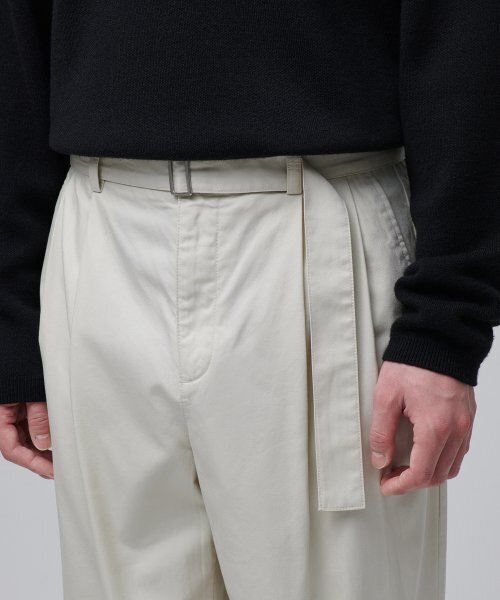 MUSINSA STANDARD（ムシンサスタンダード）の「セミバルーンベルト付きチノパンツ[クリーム]（その他パンツ・メンズ・その他・38/42/34/32/30/31/33/26/28/29/40/27）」の6枚目の写真