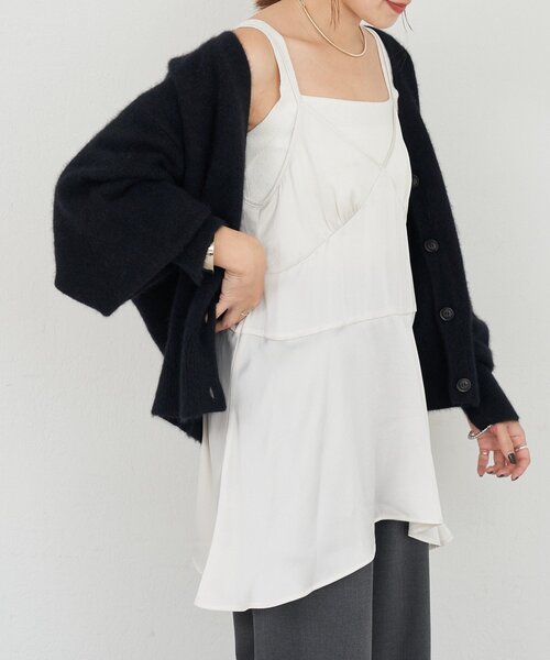 SHENERY（シーナリー）の「イレギュラーヘムキャミソール（キャミソール・レディース・ブラック/アイボリー・FREE）」の11枚目の写真