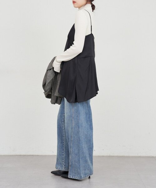 SHENERY（シーナリー）の「イレギュラーヘムキャミソール（キャミソール・レディース・ブラック/アイボリー・FREE）」の13枚目の写真