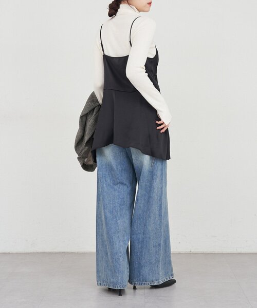 SHENERY（シーナリー）の「イレギュラーヘムキャミソール（キャミソール・レディース・ブラック/アイボリー・FREE）」の15枚目の写真