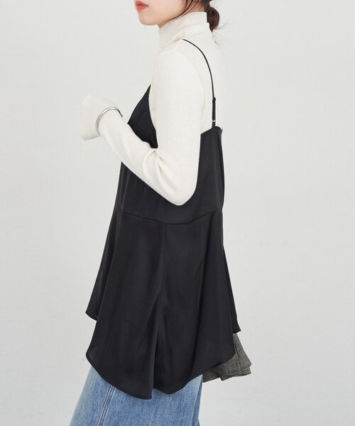 SHENERY（シーナリー）の「イレギュラーヘムキャミソール（キャミソール・レディース・ブラック/アイボリー・FREE）」の18枚目の写真