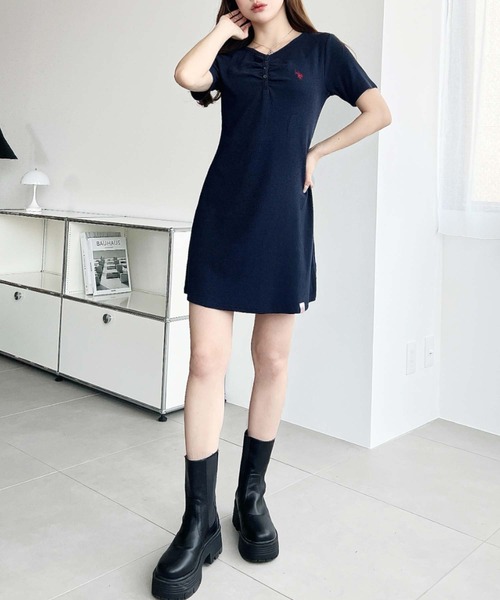 U.S. POLO ASSN.(ユーエスポロアッスン)の「moment+別注【U.S.POLO ASSN.】ワンポイント刺繍フロントギャザーヘンリーVネック半袖ワンピース(ワンピース・レディース・杢グレー/ブラック/アイボリー/ネイビー・M/L)」の11枚目の写真