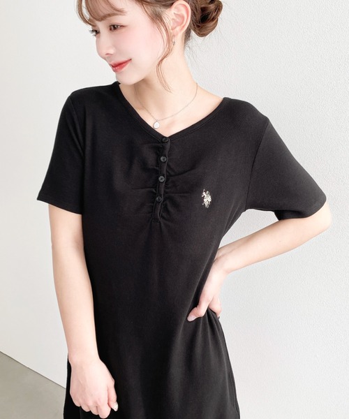 U.S. POLO ASSN.(ユーエスポロアッスン)の「moment+別注【U.S.POLO ASSN.】ワンポイント刺繍フロントギャザーヘンリーVネック半袖ワンピース(ワンピース・レディース・杢グレー/ブラック/アイボリー/ネイビー・M/L)」の22枚目の写真