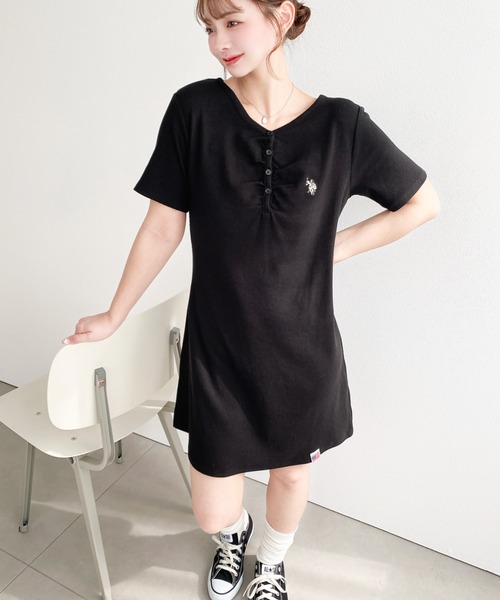 U.S. POLO ASSN.(ユーエスポロアッスン)の「moment+別注【U.S.POLO ASSN.】ワンポイント刺繍フロントギャザーヘンリーVネック半袖ワンピース(ワンピース・レディース・杢グレー/ブラック/アイボリー/ネイビー・M/L)」の16枚目の写真