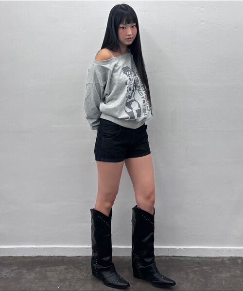 LUVISTRUE（ラヴイズトゥルー）の「GT ONE SHOULDER SWEATSHIRT(BLACK)（スウェット・レディース・その他・FREE）」の3枚目の写真