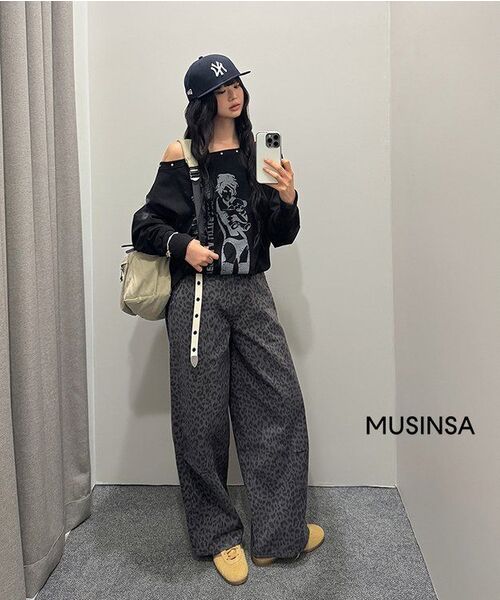 LUVISTRUE（ラヴイズトゥルー）の「GT ONE SHOULDER SWEATSHIRT(BLACK)（スウェット・レディース・その他・FREE）」の7枚目の写真