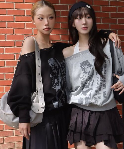 LUVISTRUE（ラヴイズトゥルー）の「GT ONE SHOULDER SWEATSHIRT(BLACK)（スウェット・レディース・その他・FREE）」の9枚目の写真