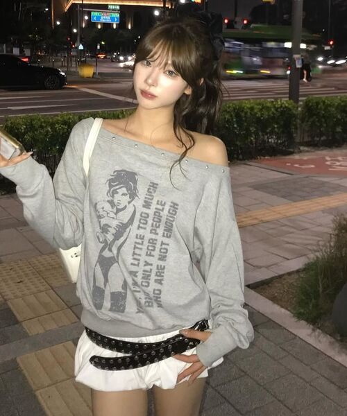 LUVISTRUE（ラヴイズトゥルー）の「GT ONE SHOULDER SWEATSHIRT(BLACK)（スウェット・レディース・その他・FREE）」の14枚目の写真