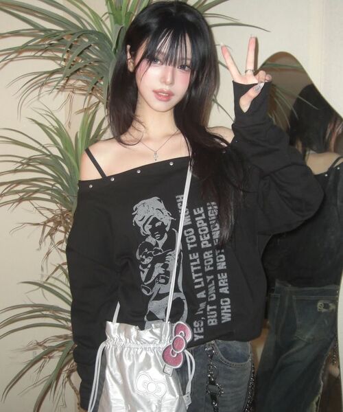LUVISTRUE（ラヴイズトゥルー）の「GT ONE SHOULDER SWEATSHIRT(BLACK)（スウェット・レディース・その他・FREE）」の16枚目の写真