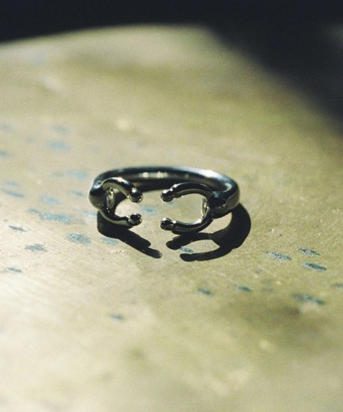 LIDNM(リドム)の「Llife QUILLE RING(リング・メンズ・シルバー・#16/#18)」の2枚目の写真